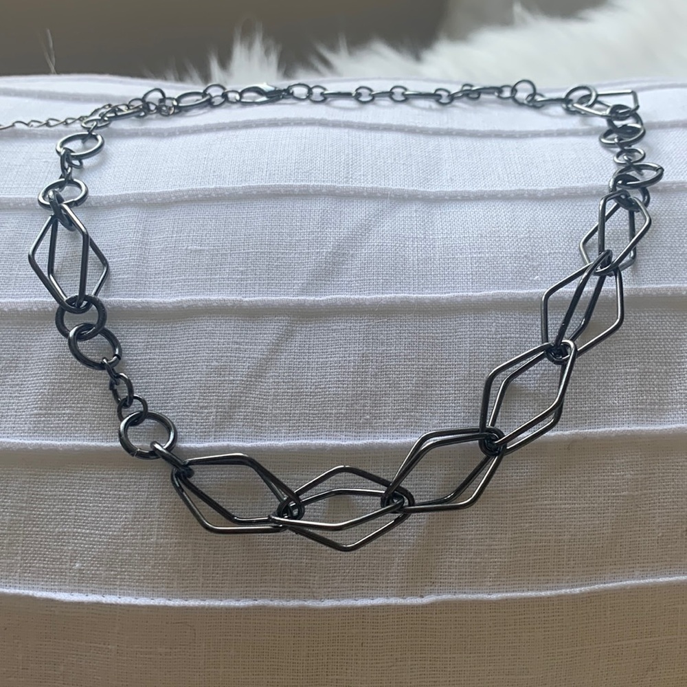 Modern necklace - Picture 1 of 4